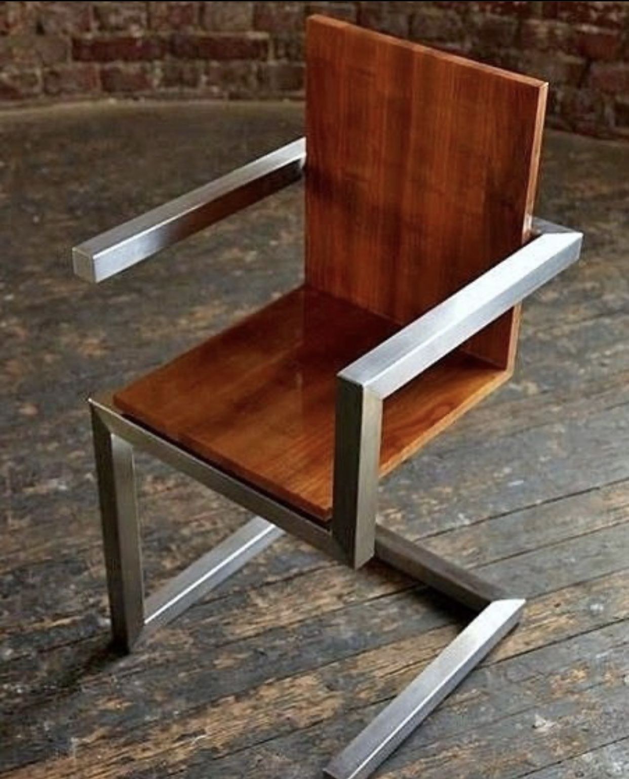 Loft левитирующий стул