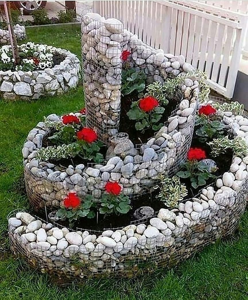 Ограждение для клумбы из камня