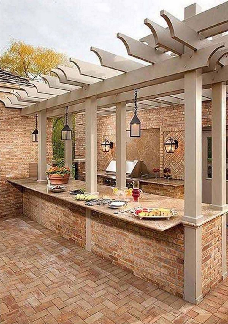 Летняя кухня во дворе