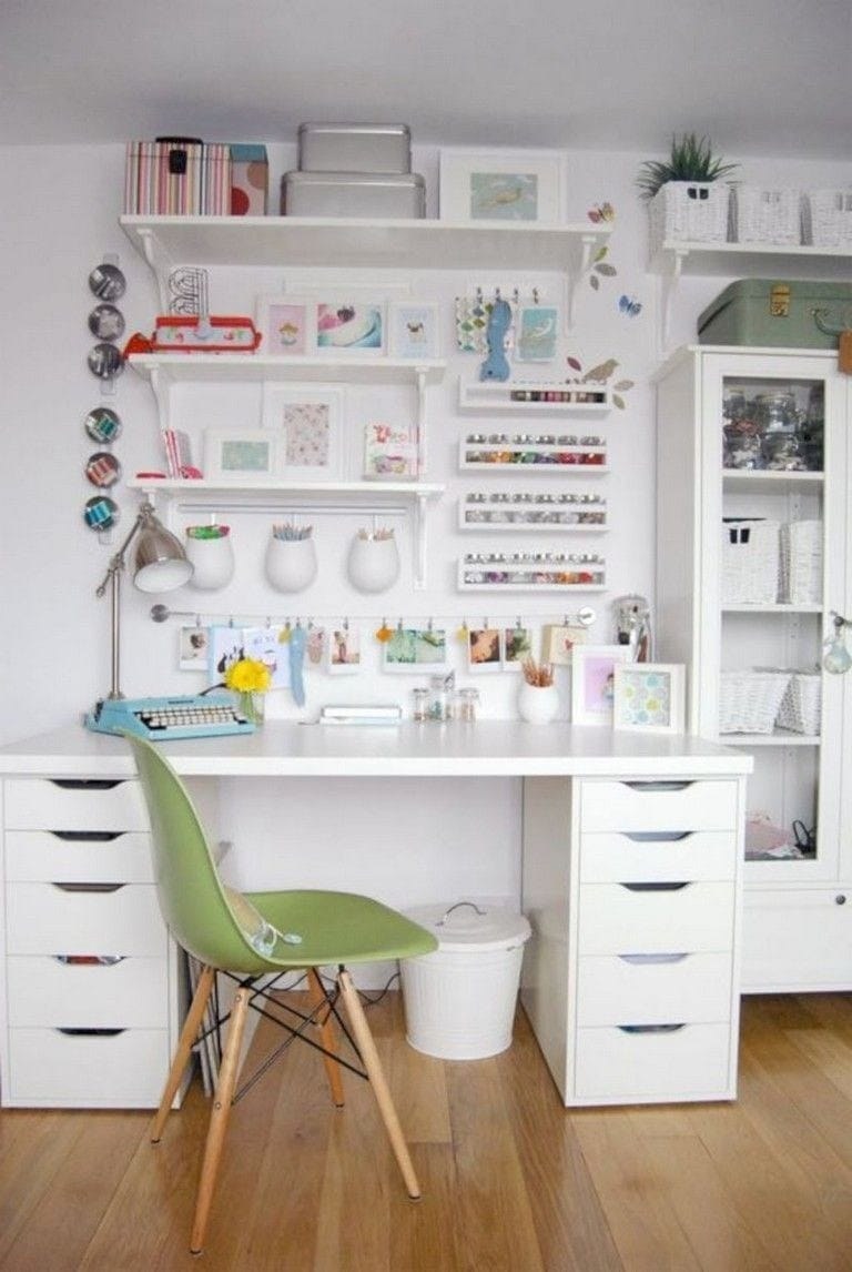 Рабочий уголок в скандинавском стиле