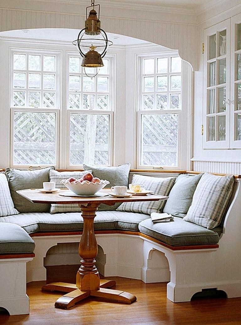 Мягкий подоконник на кухне