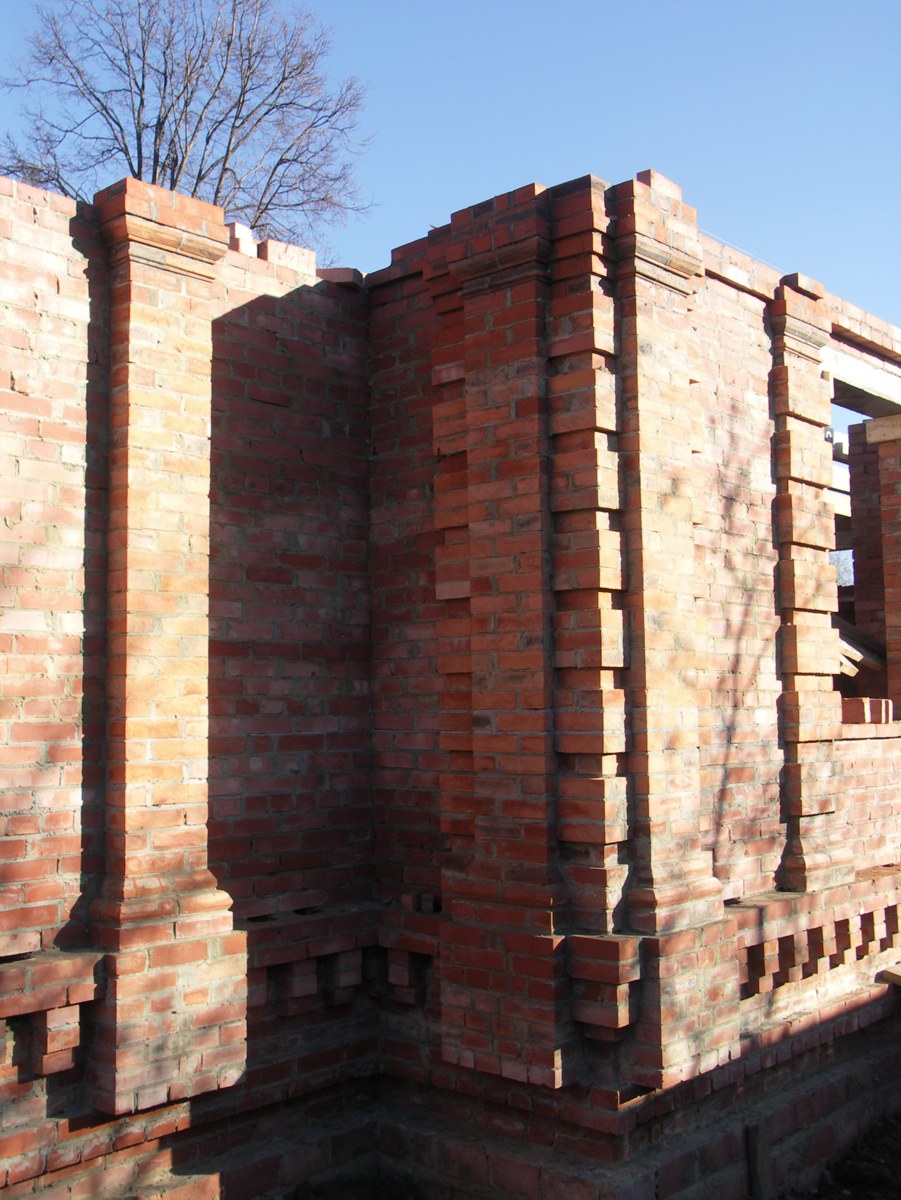 Пилястры из кирпича