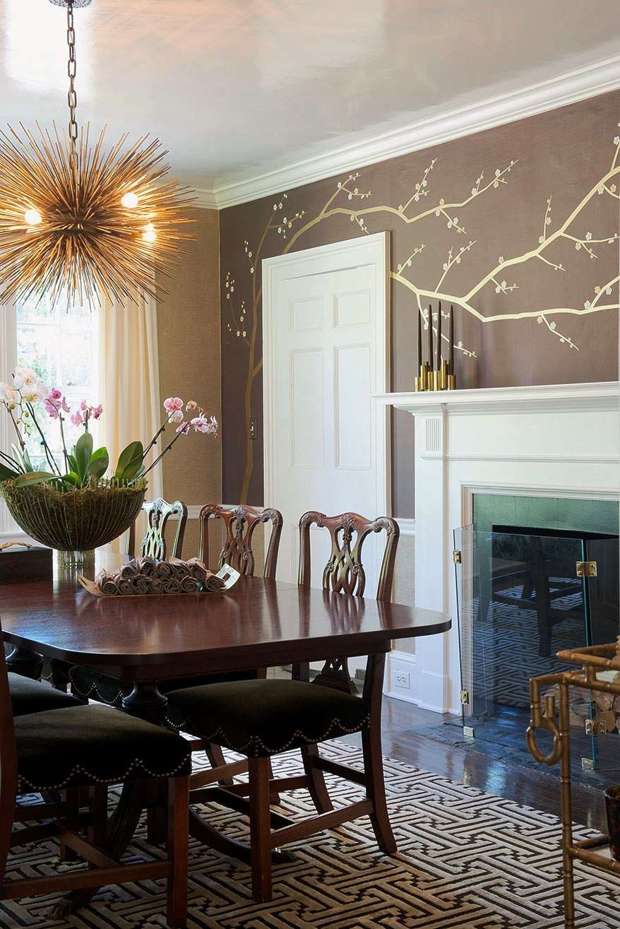 Потолочный плинтус в интерьере