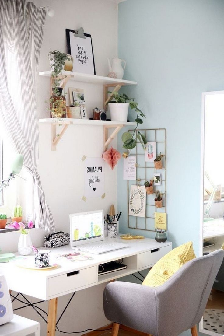 Полки над столом