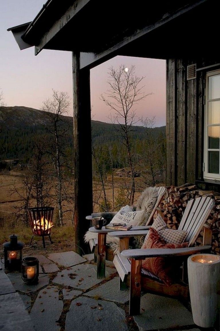 Веранда с видом на лес вечер