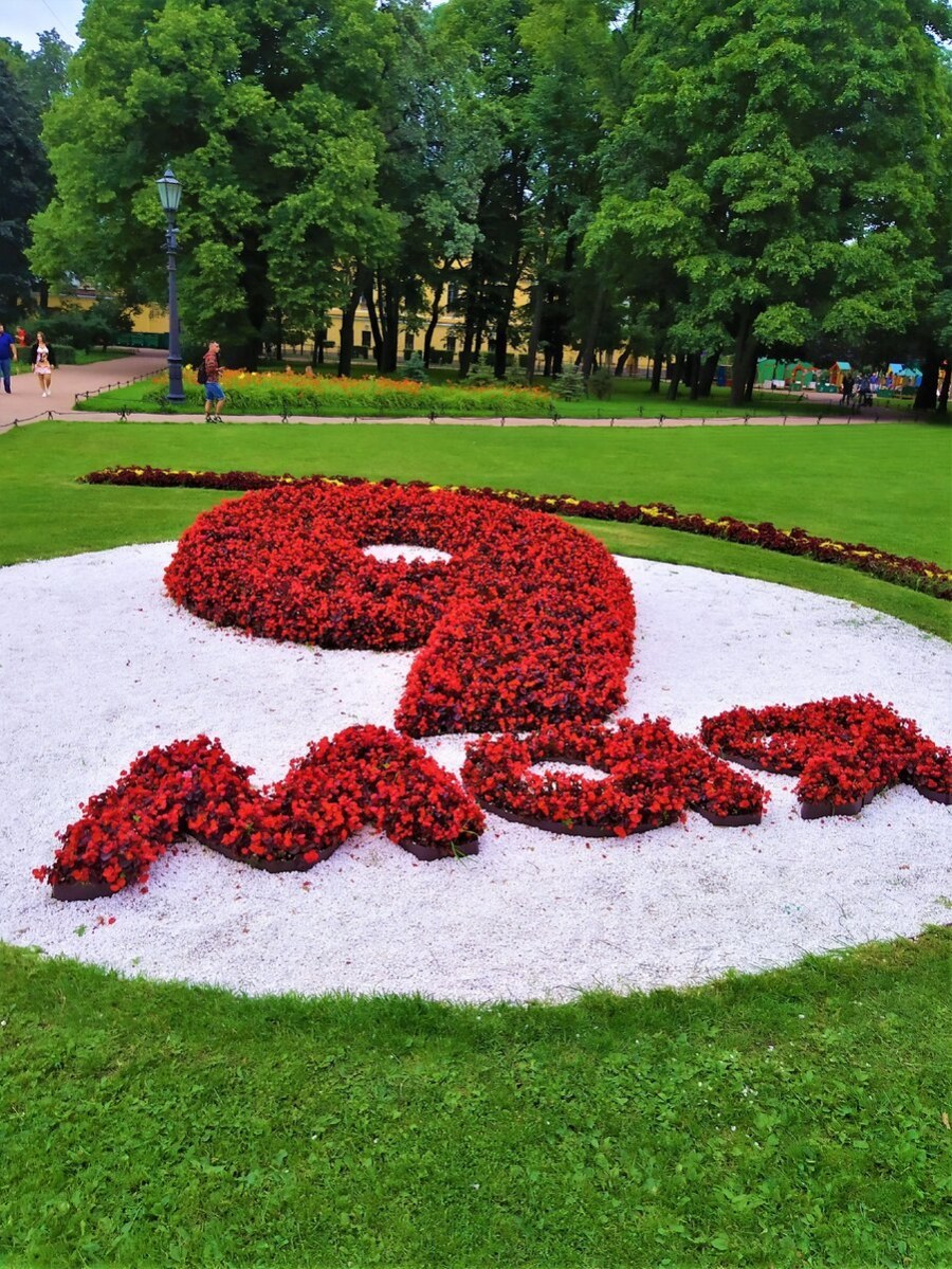 Клумба как взрыв