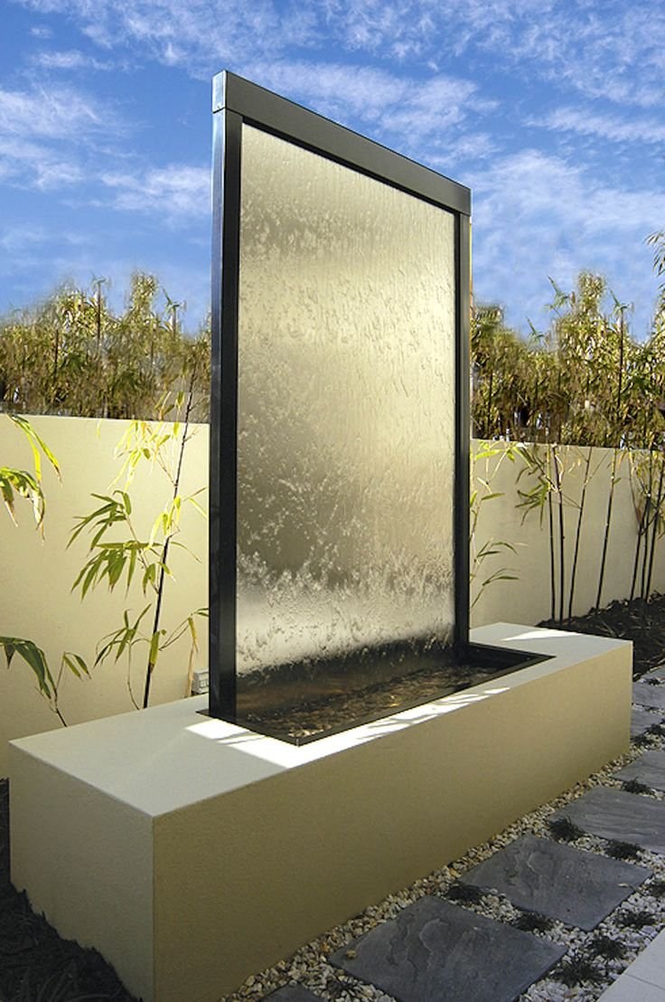 Декор водяная стена