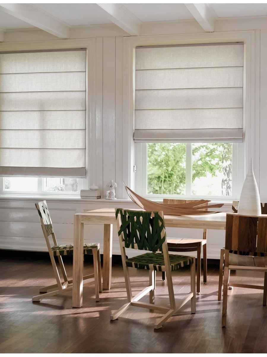 Окно с римской шторой