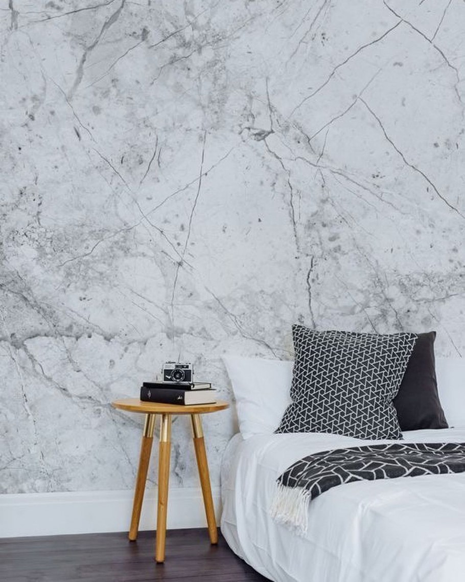 Мраморная стена в интерьере