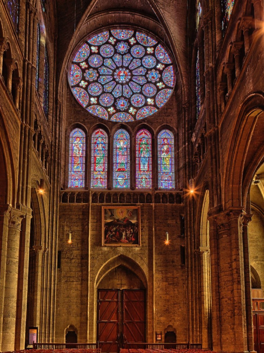 Готический собор в Шартре