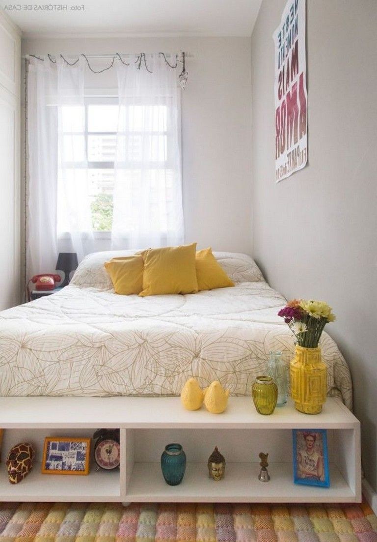 Интерьер очень маленькой спальни