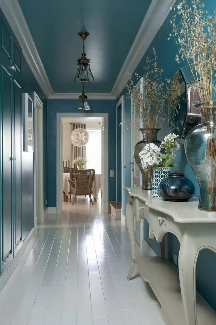 Прихожая в бирюзовом цвете