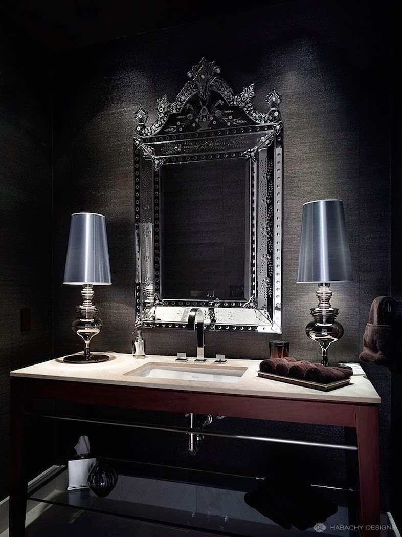 Санузел в готическом стиле