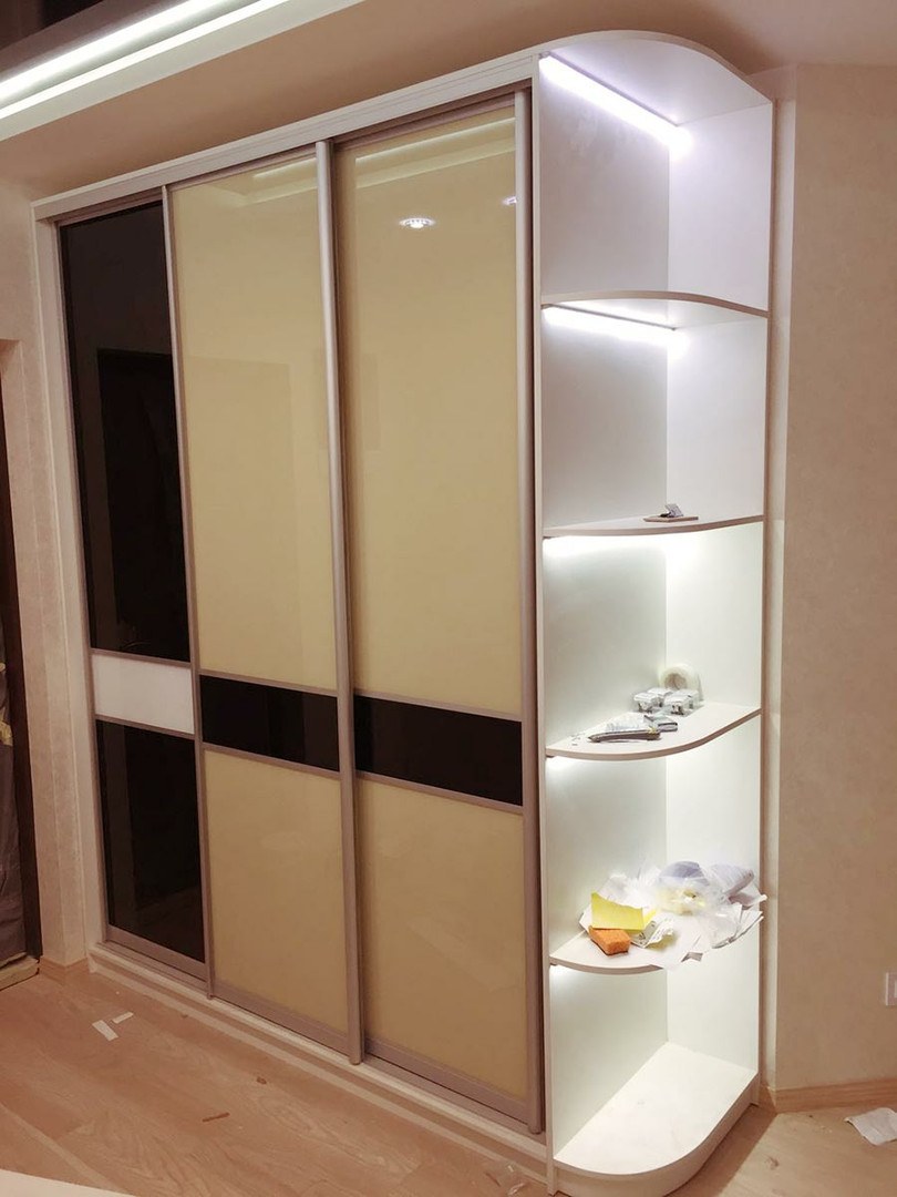 Шкаф купе разной глубины