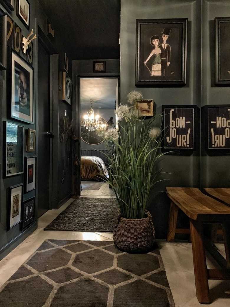 Спальня в темных тонах