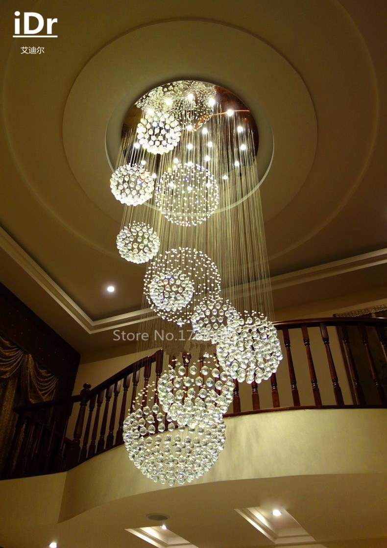 Люстра длинная