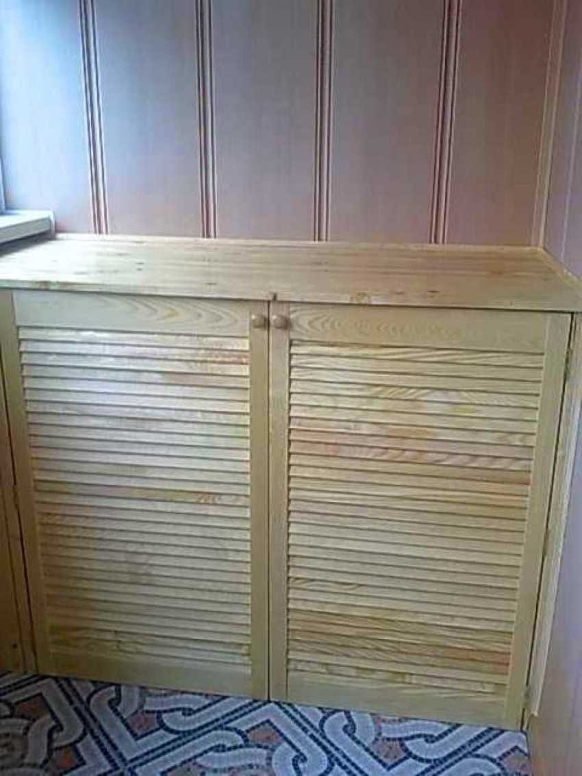 Тумба из жалюзийных дверей