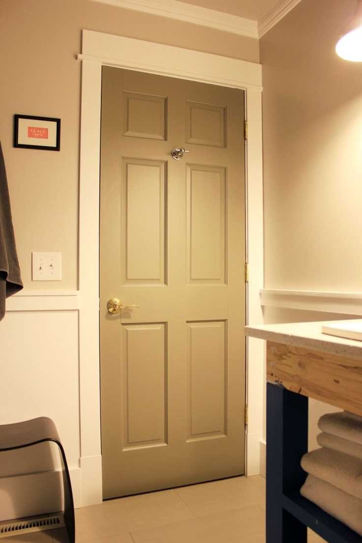 Дверь и наличники разного цвета