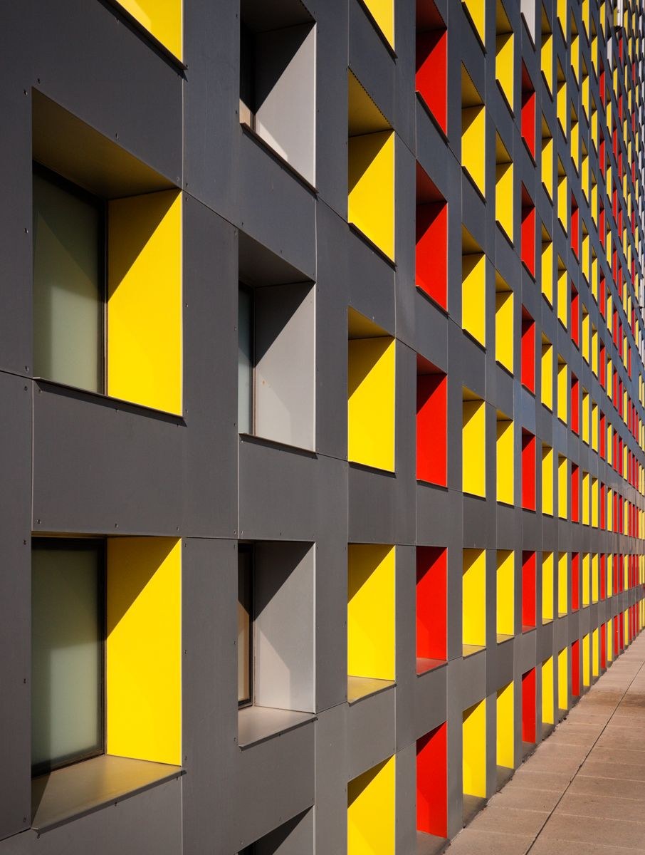 Фасад здания керамика и композит