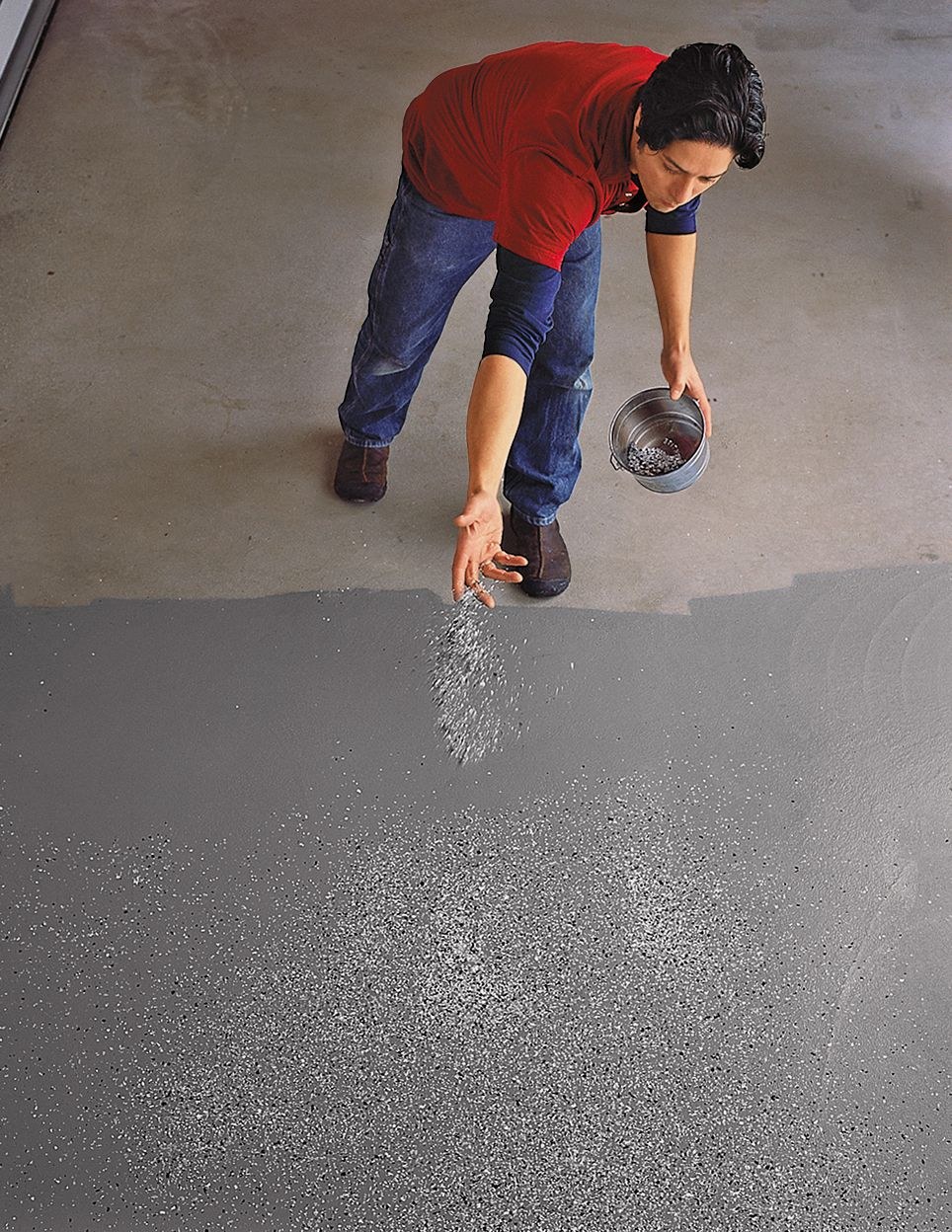 Бетонная краска для улицы. Крашеный бетонный пол. Покрасить бетонный пол. Крашеный пол бетон. Покраска бетонных полов.