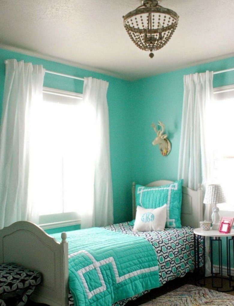 Бежево голубая спальня