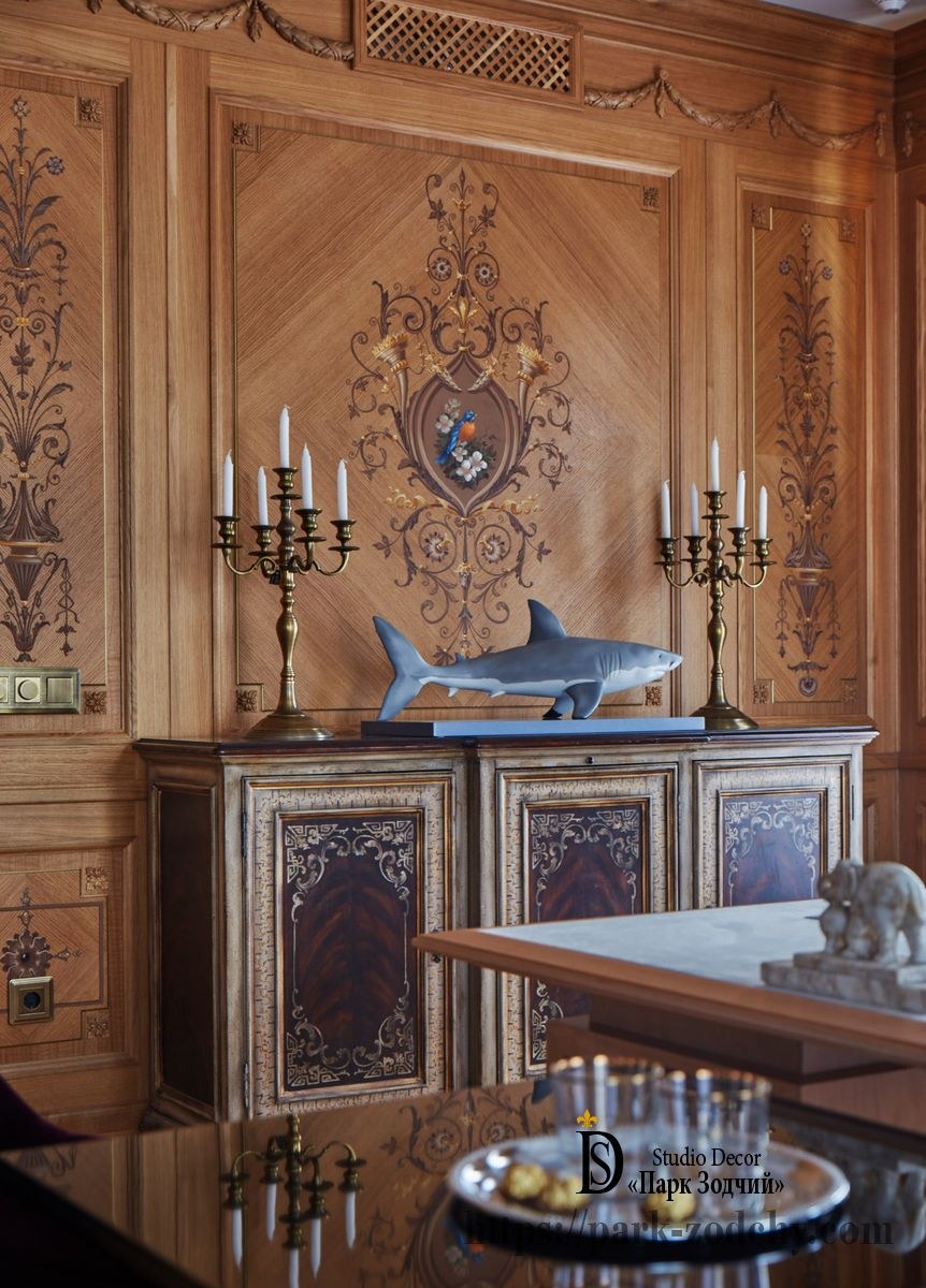 Деревянный низ стены