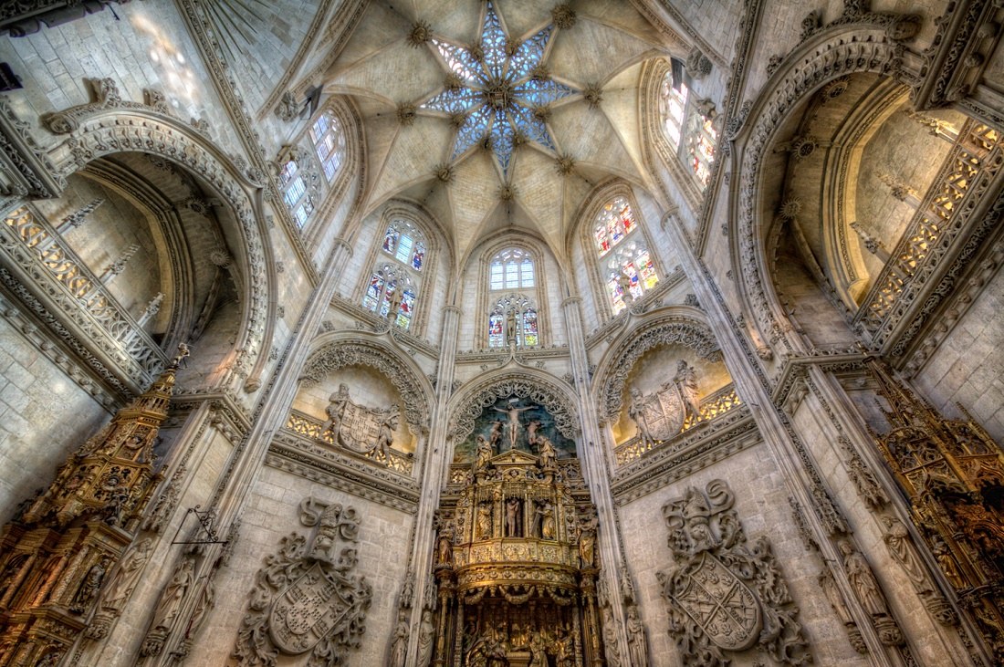 интерьеры готических соборов