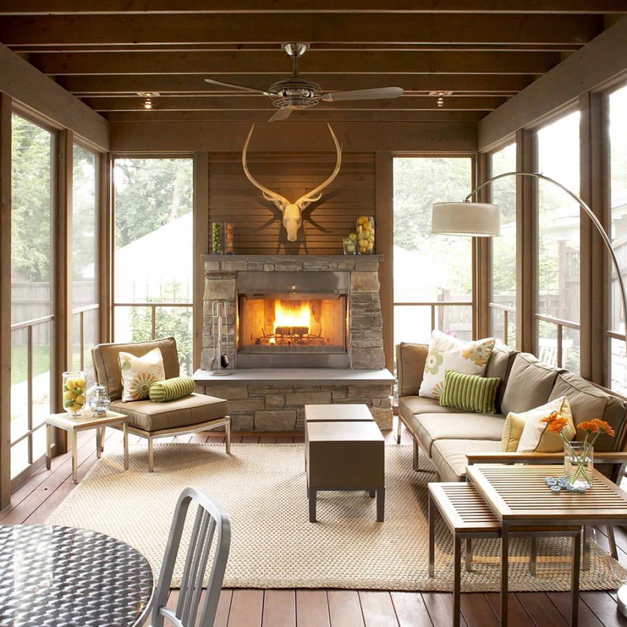 Застекленная веранда с камином