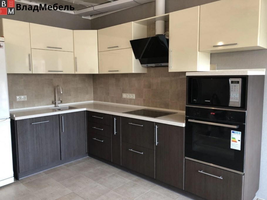 Кухни светлый верх темный низ угловая