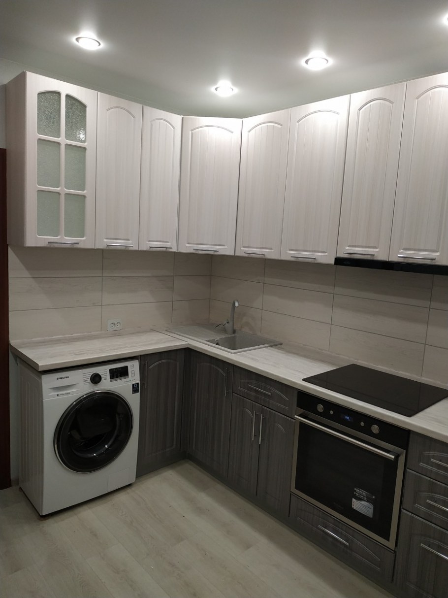 Кухни светлый верх темный низ угловая