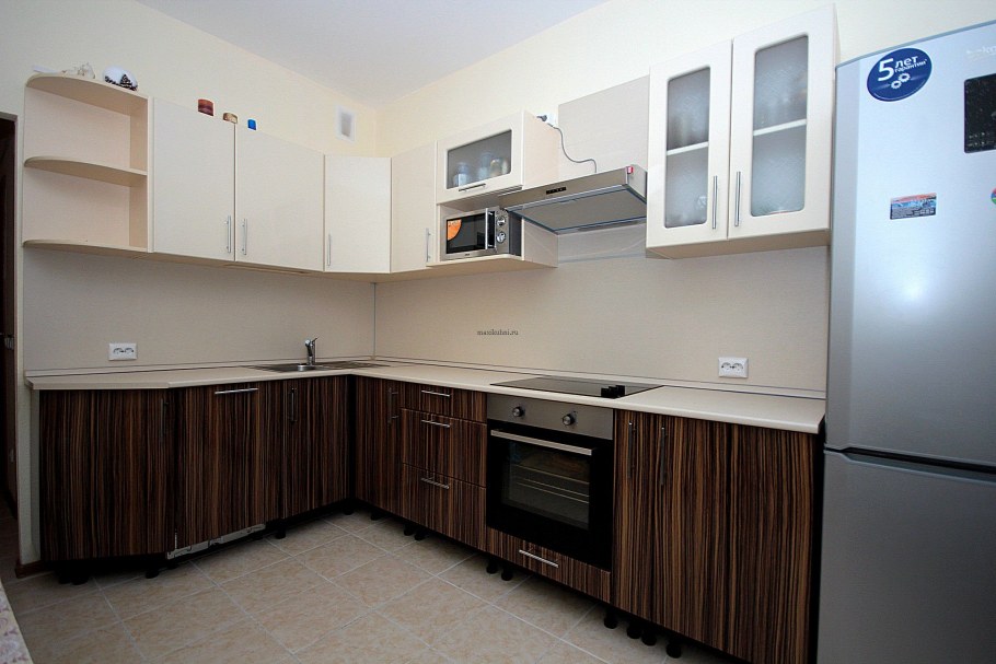 Бежево шоколадная кухня