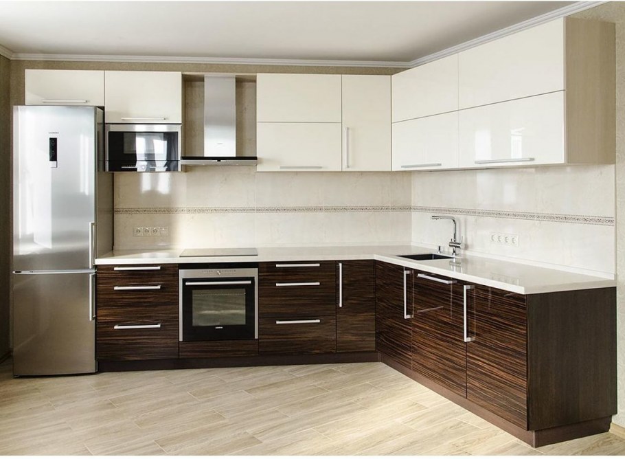 Кухонный гарнитур белый верх коричневый низ