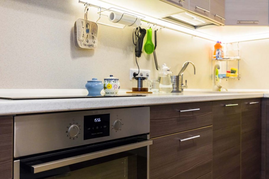 Кухня белый глянец верх