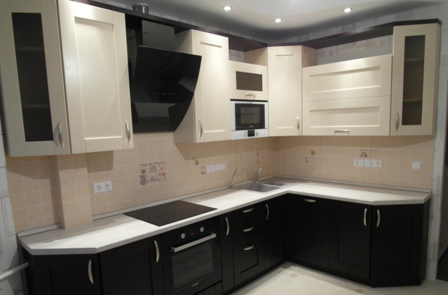 Кухня темный низ светлый верх