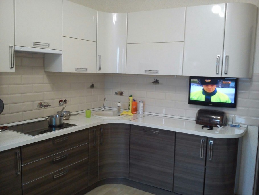 Кухня белый верх темный низ