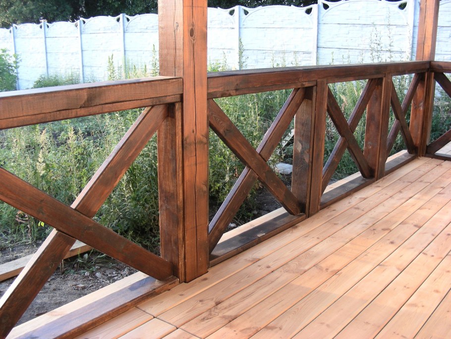 Ограждение террасы из бруса