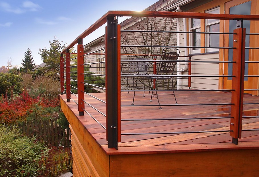 Отделка перила деревянные веранды