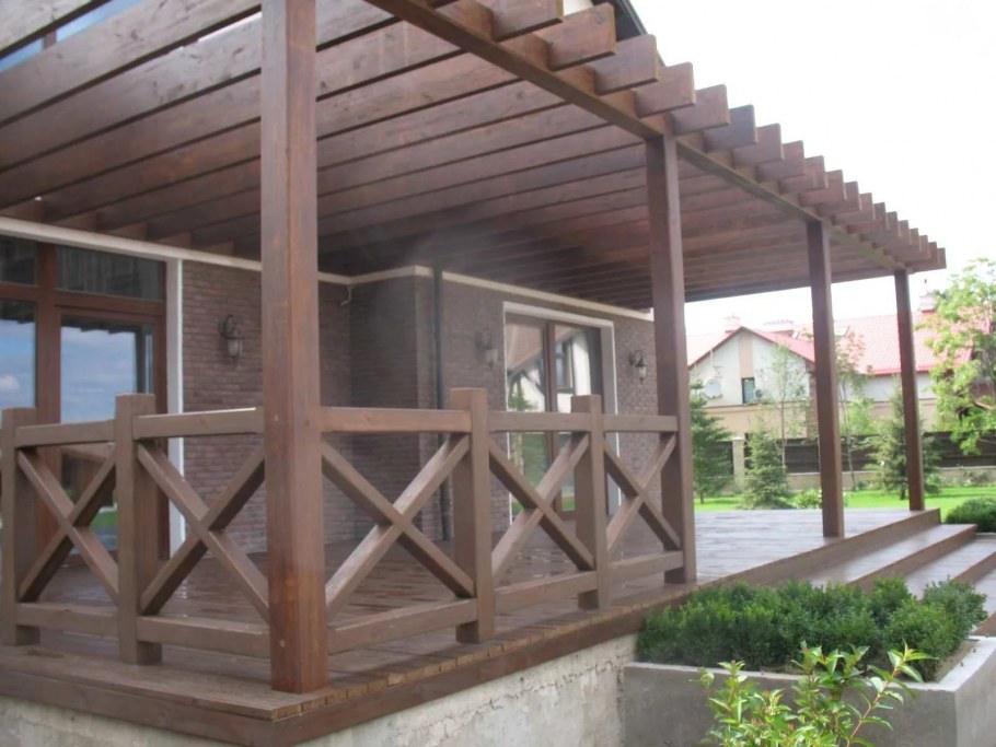 Ограждение террасы крест-накрест