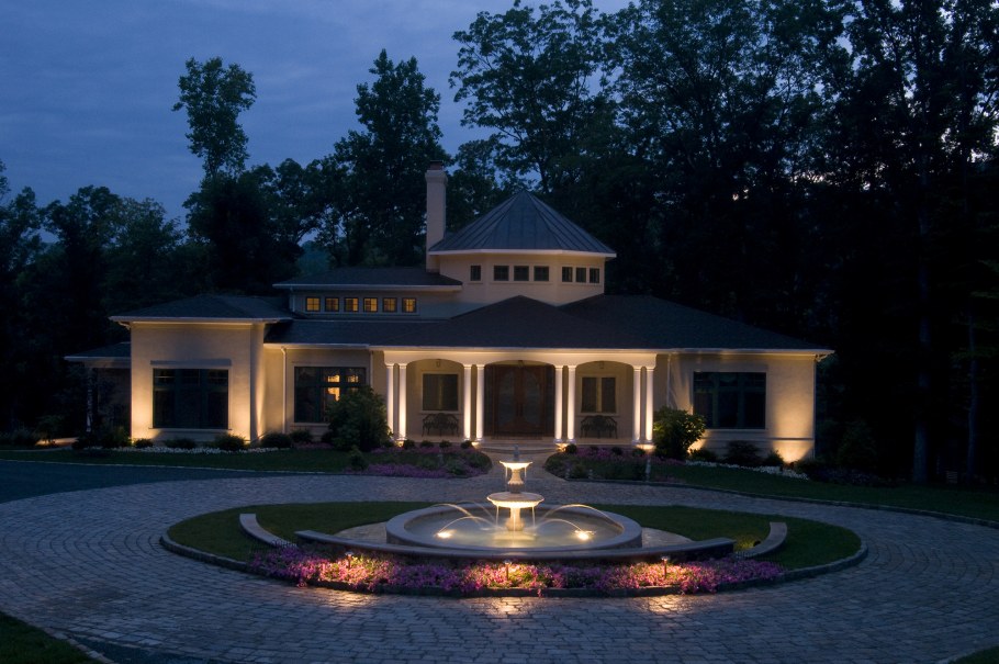 Одноэтажный дом в стиле Hi Tech