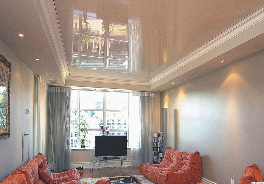 Натяжной потолок на кухне