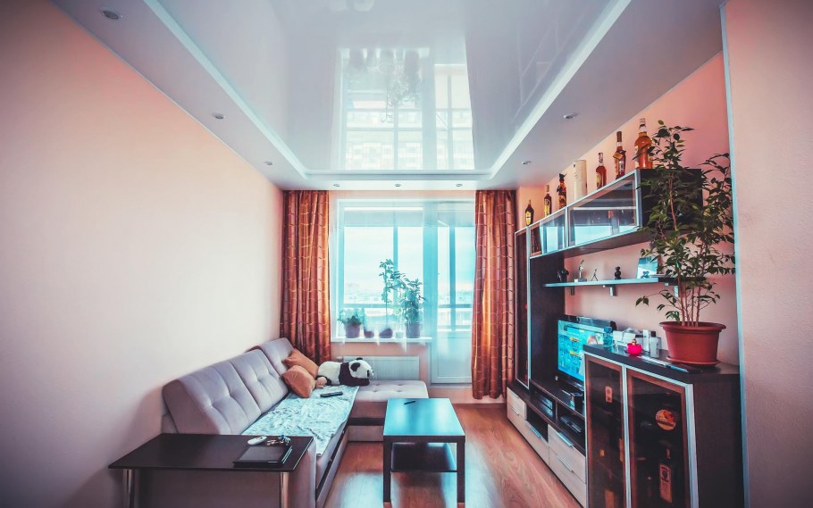 Черный потолок в студии