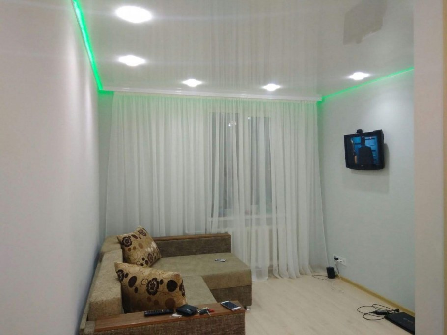 Потолок в гостиной