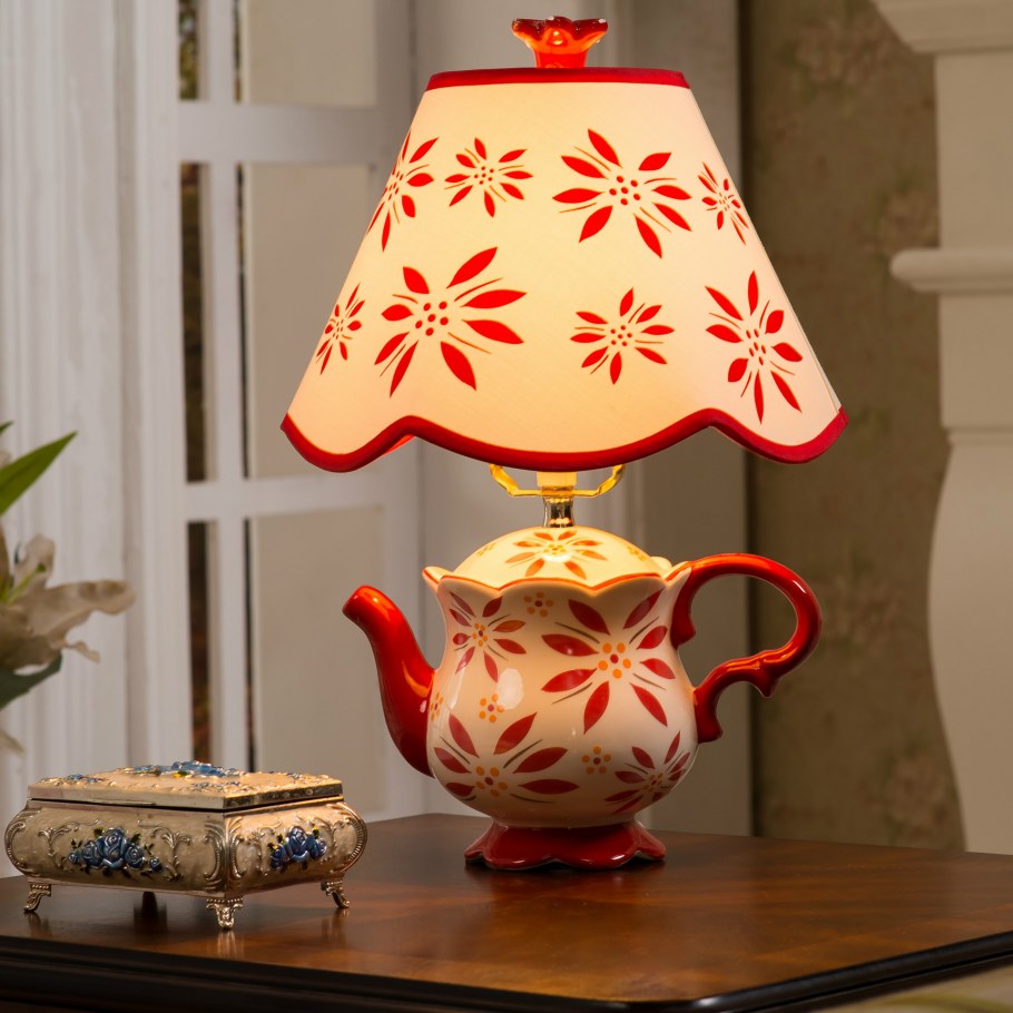 Лампа в виде чайника