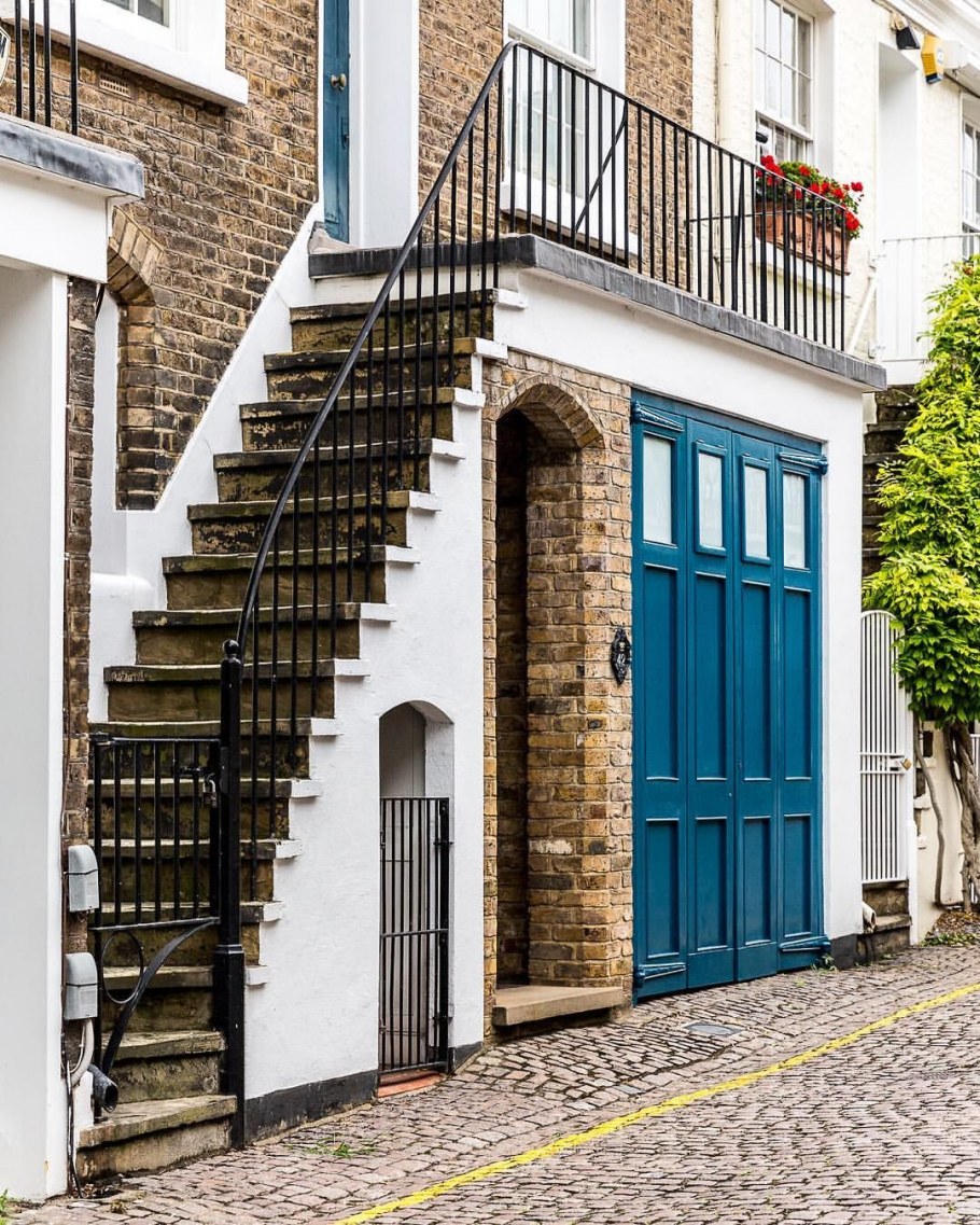 Лестница для дома наружная