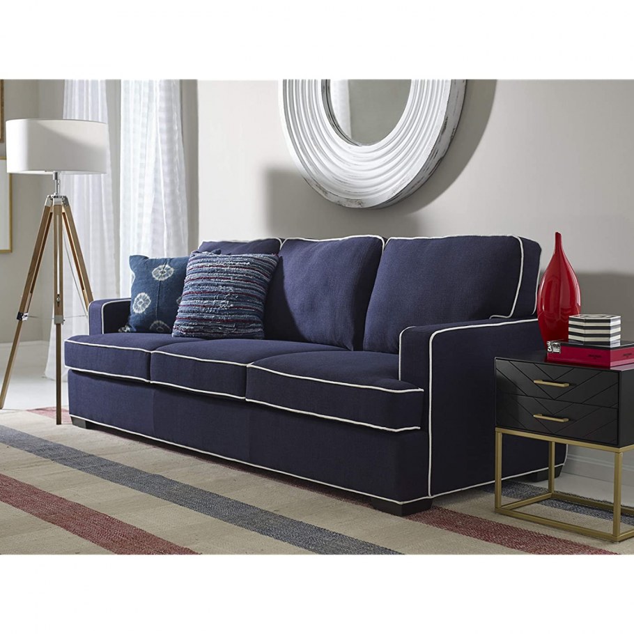 Серый диван с кантом