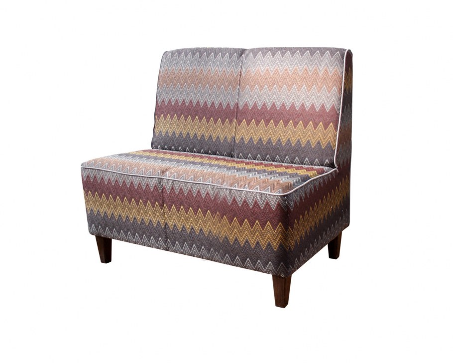 Диван с кантом