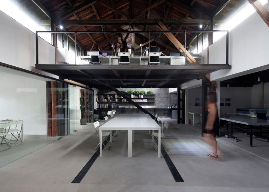 Лестница на антресольный этаж