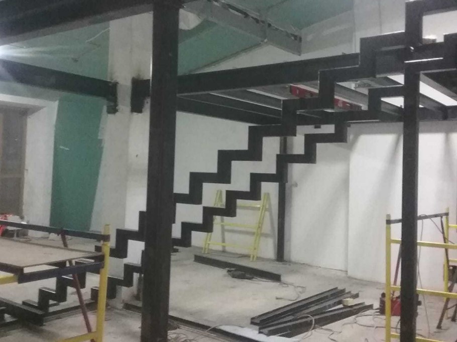 Мезонин в офисе