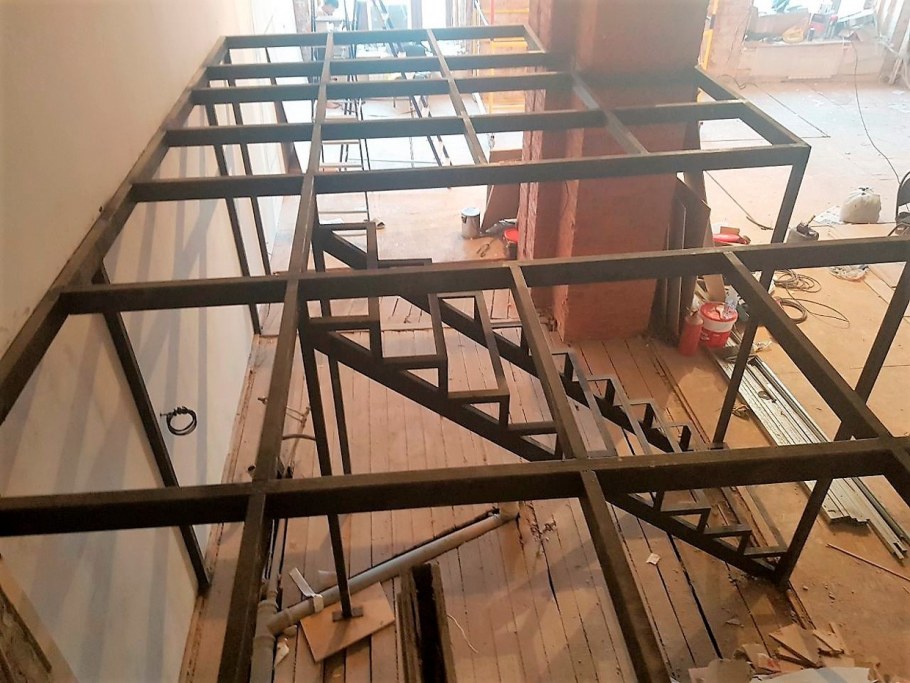 Антресольный этаж Мезонин