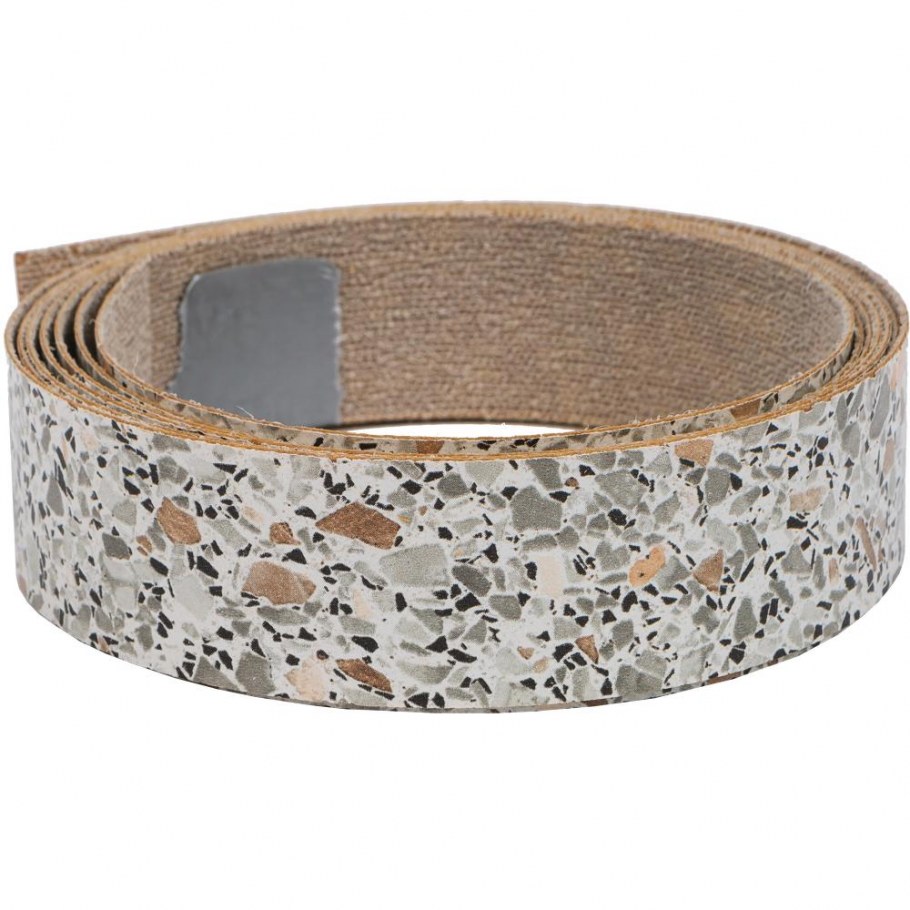 Лента дили углу дома